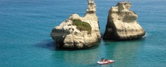 Torre dell’Orso in Salento: tra faraglioni e scogliere