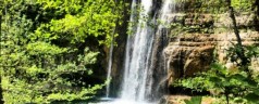 Vacanze relax: dormire in un Mulino accanto a una cascata, nelle Marche
