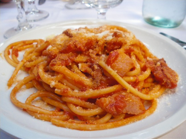 bucatini all'amatriciana