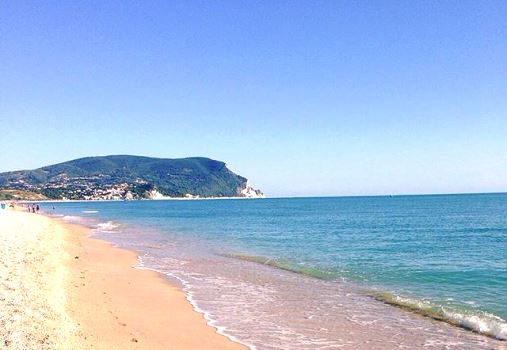 spiaggia numana