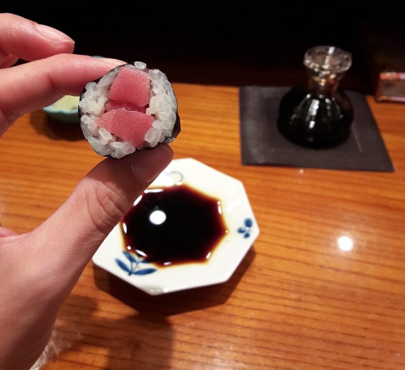 come si mangia il sushi