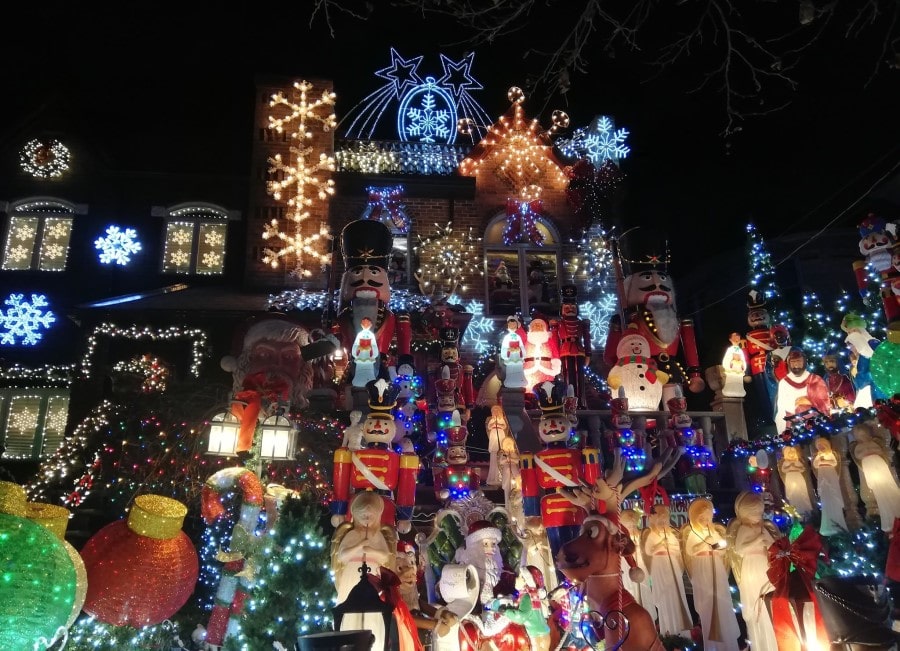 Addobbi Natalizi New York 2020.Dyker Heights Le Luci Di Natale A Brooklyn New York