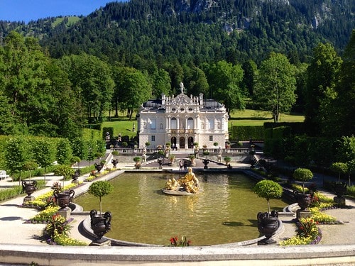 Castello di Linderhof uno dei castelli più belli del mondo