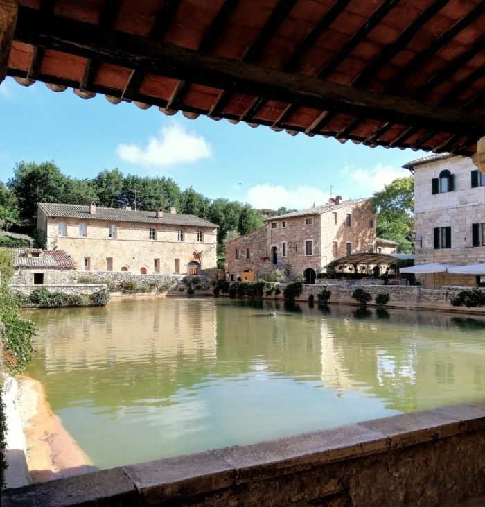 Bagno Vignoni vasca termale