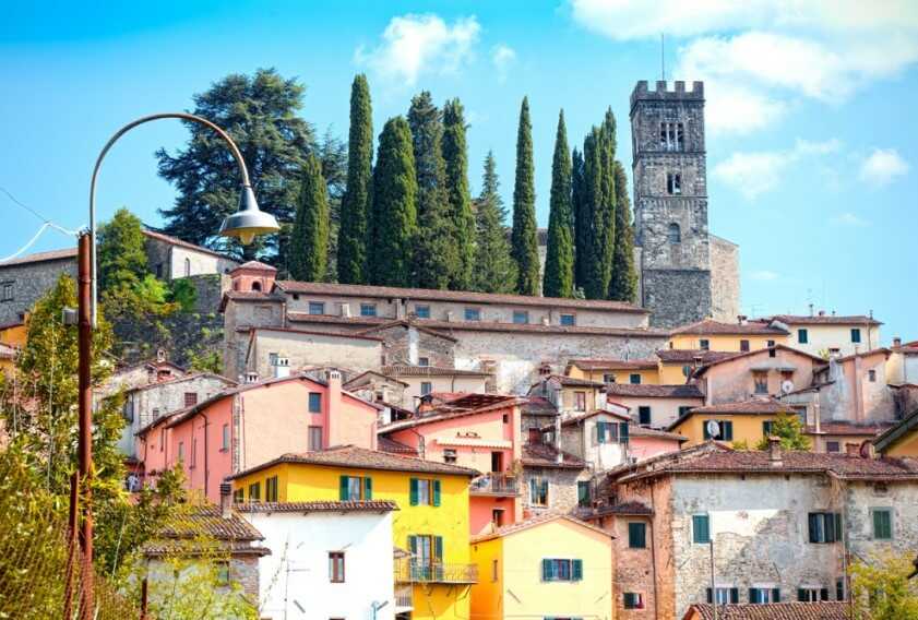 borghi toscani vicino lucca