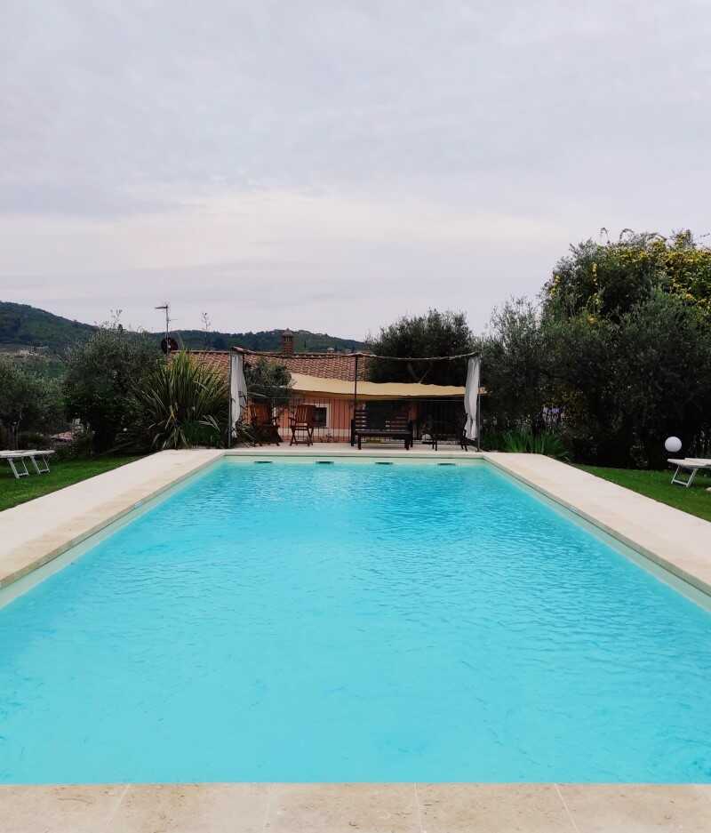 piscina salata agriturismo mezzaluna