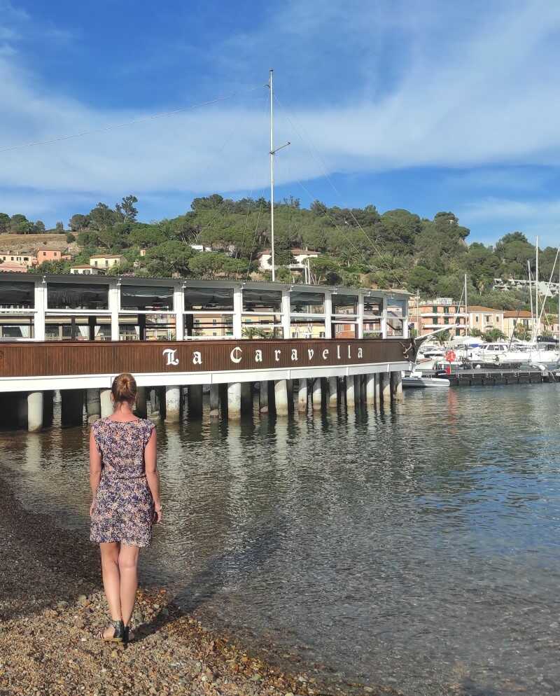 ristorante particolare a forma di nave all'Isola d'Elba