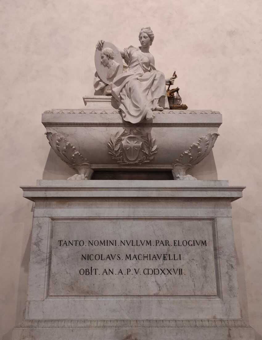 tomba di niccolo machiavelli a santa croce firenze