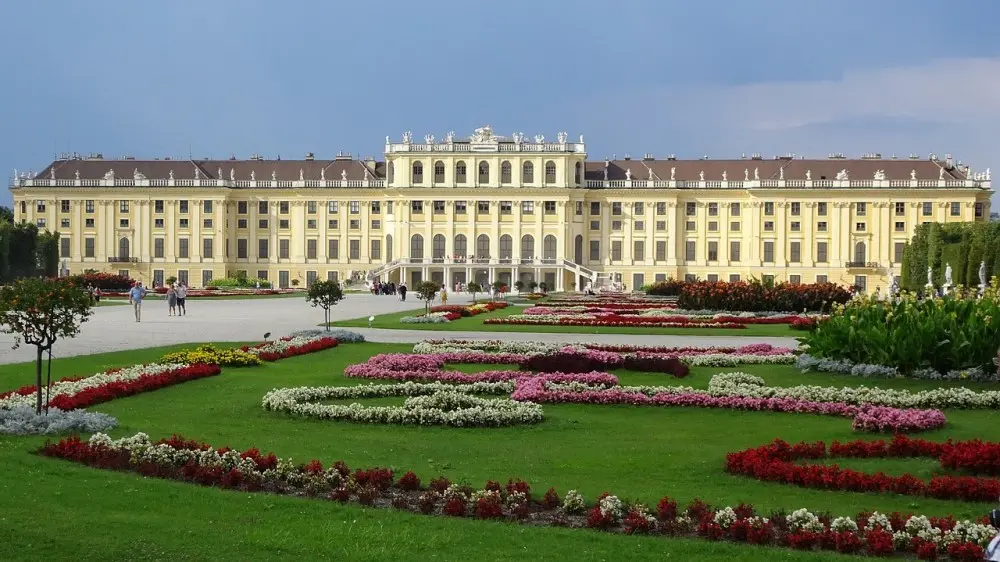 Castello di Schönbrunn a Vienna uno dei castelli più belli del mondo