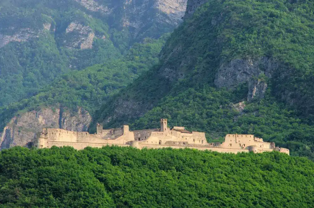 Castel Beseno antica fortezza in Trentino