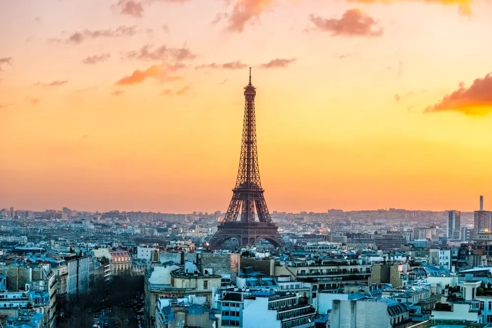 Parigi Torre Eiffel all'alba