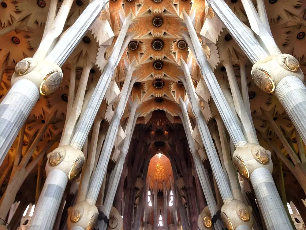 sagrada familia barcellona interni