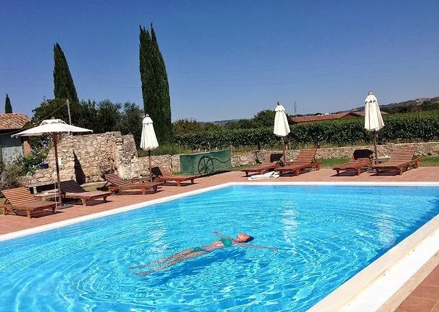 agriturismo vicino saturnia con piscina