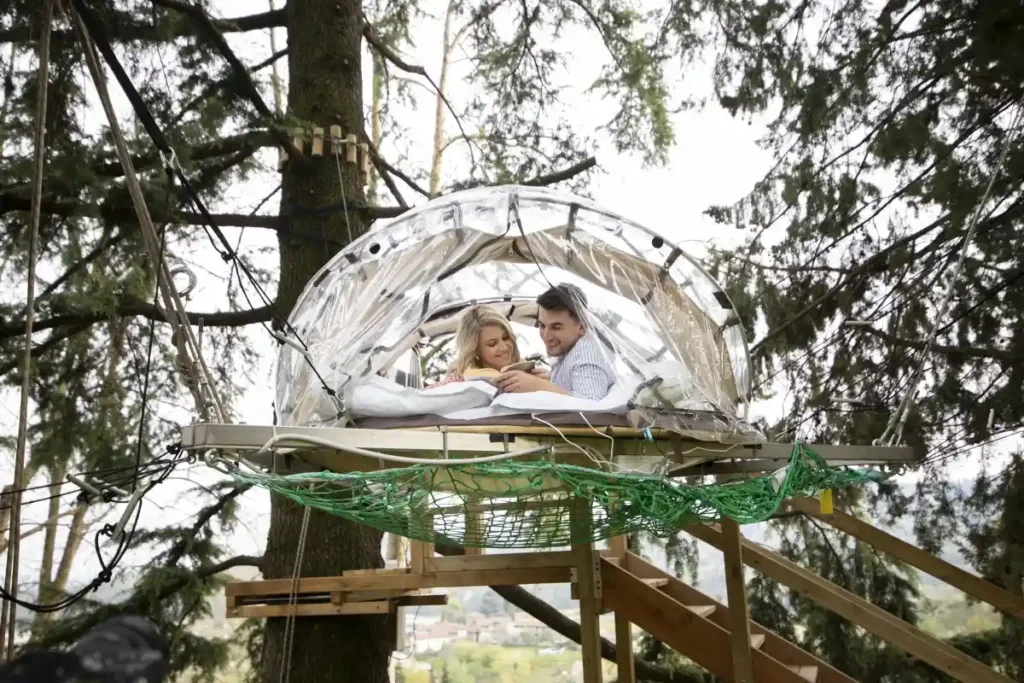Bubble Room Cocoon unica in Italia sospesa tra gli alberi