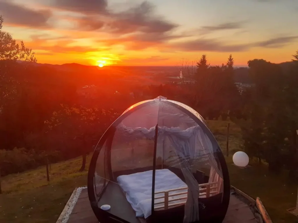 Bubble Room Sunrise con alba mozzafiato, idromassaggio e chalet privato